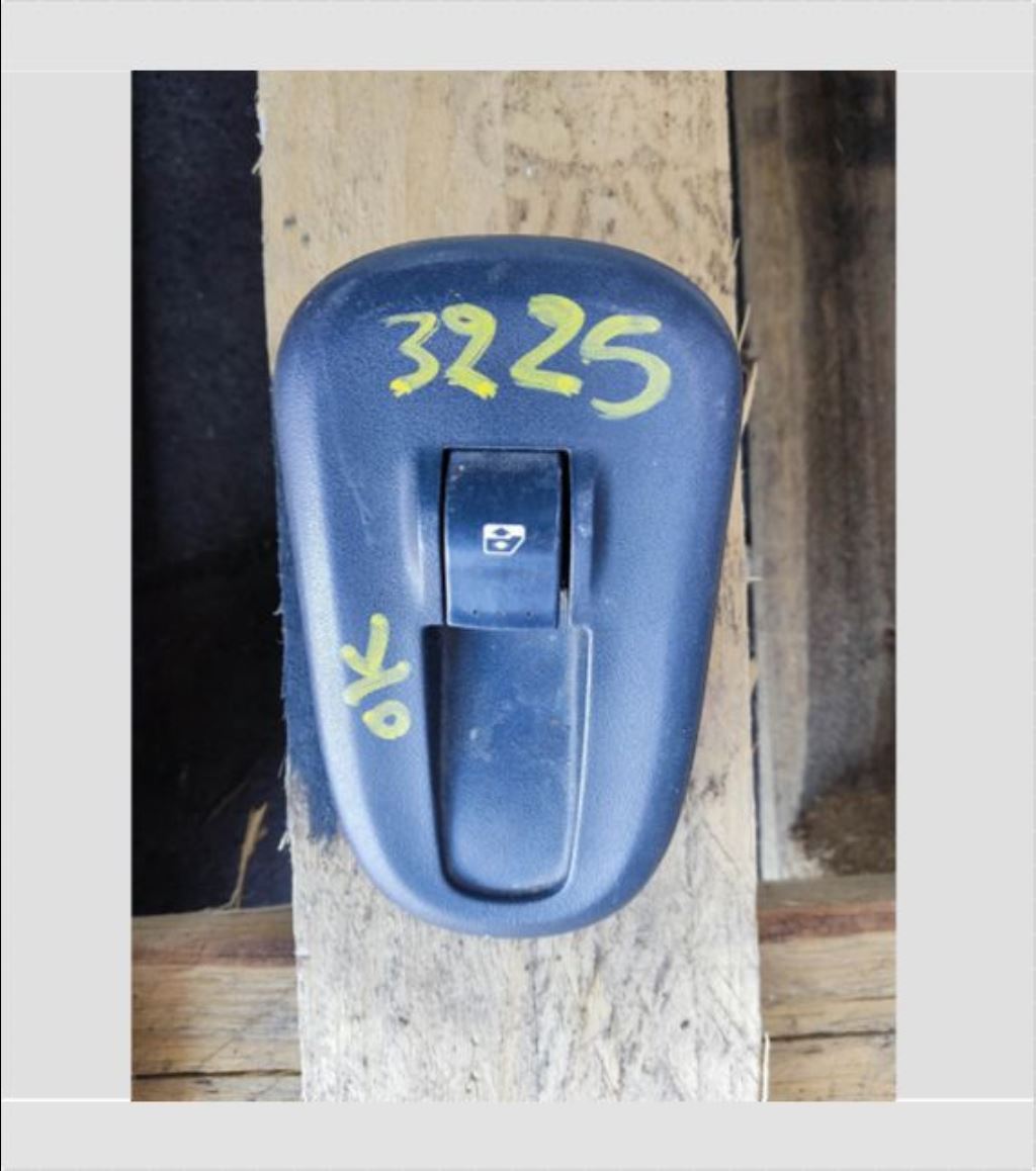 piece_RENAULT MASTER  INTERRUPTEUR LEVE VITRE AVD 8200476809