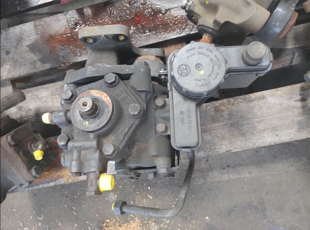 piece_MERCEDES ATEGO BOITIER DE DIRECTION A9704600800 LS4