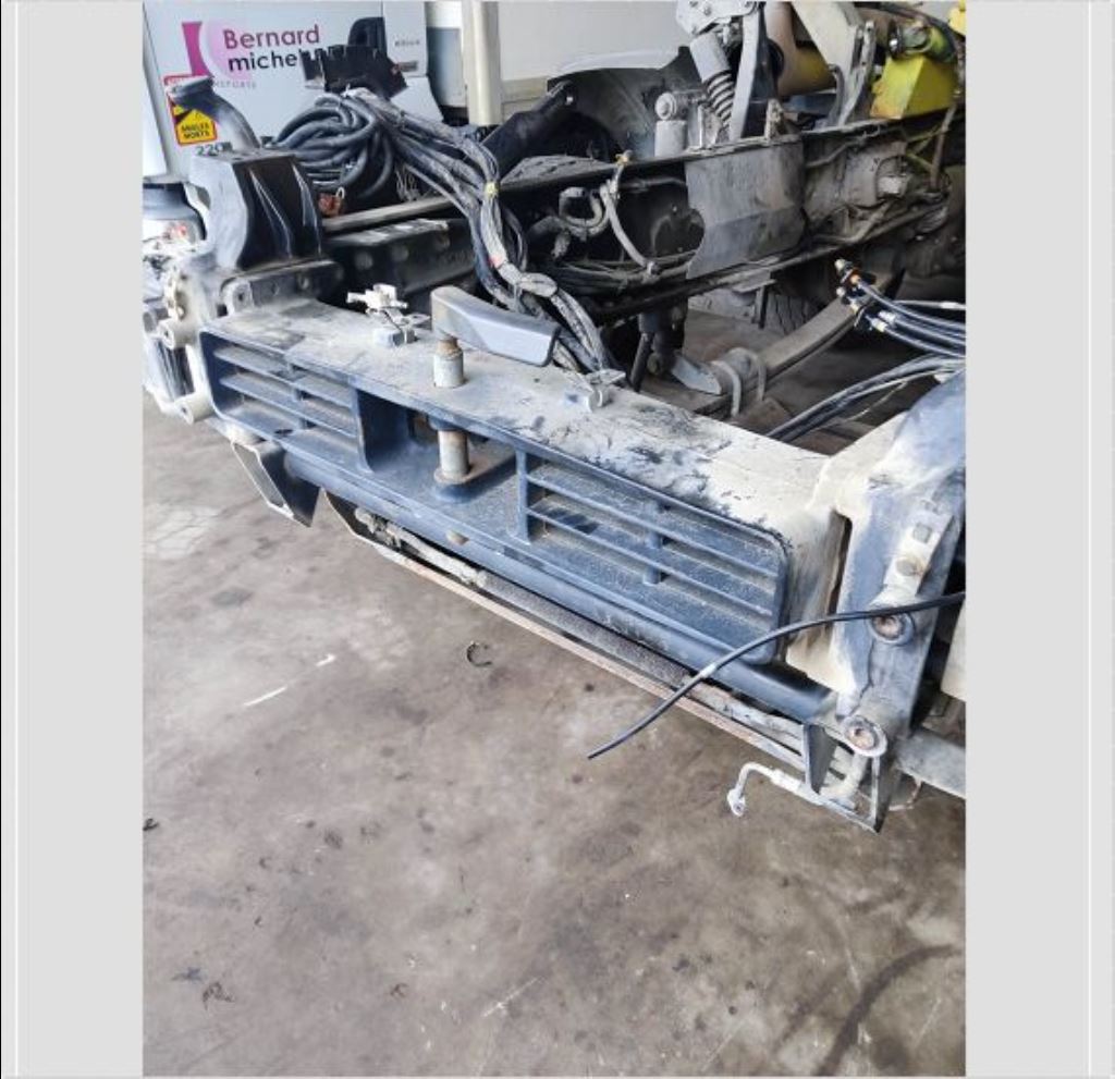 piece_RENAULT  410DXI 8X4 TRAVERSE AVANT