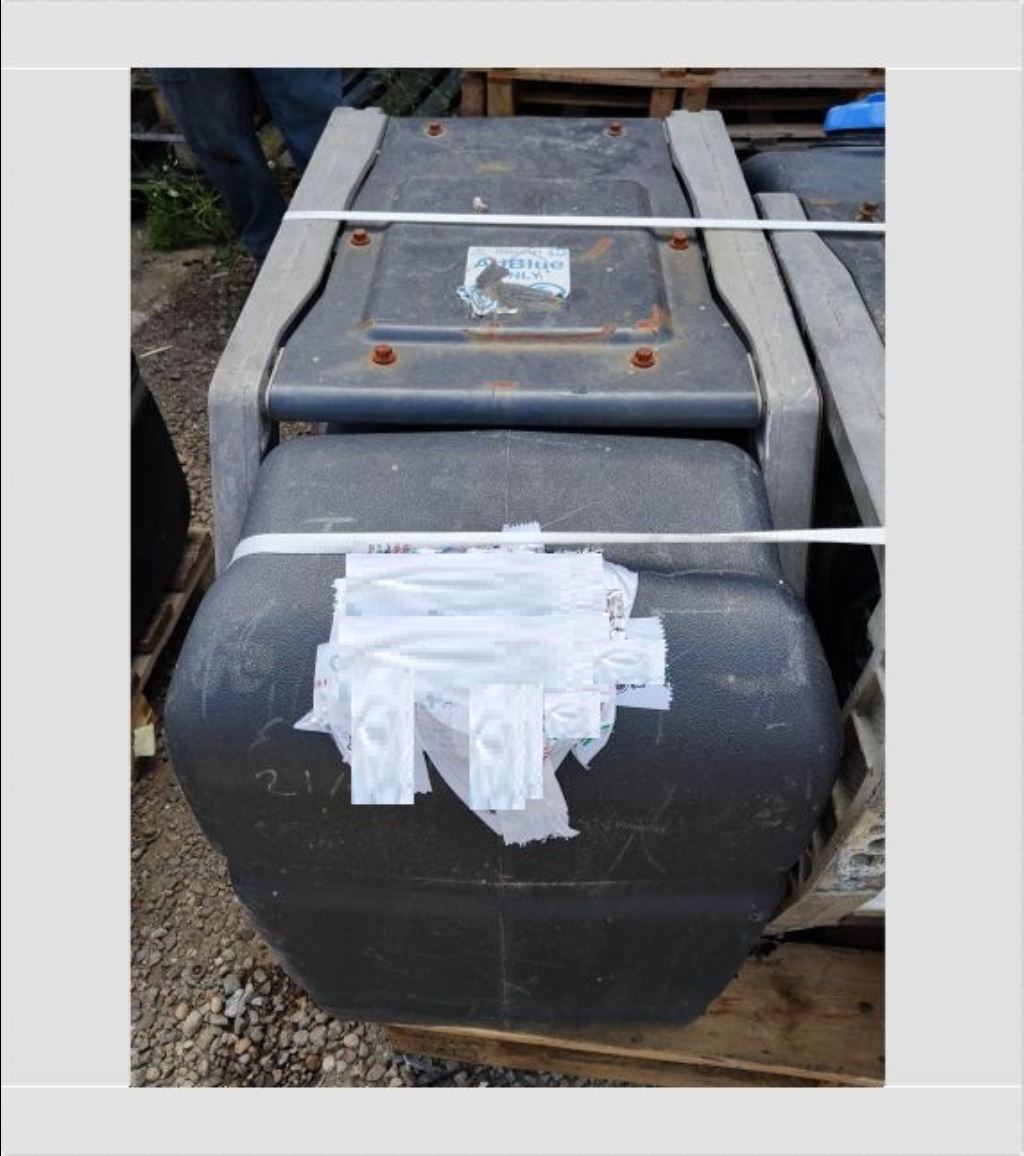 piece_RENAULT RVI PRE RESERVOIR AD BLUE 7421380745