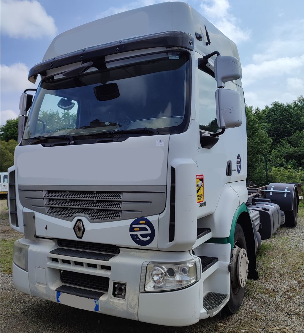 piece_RENAULT PREMIUM  BARRE STABILISATRICE ARRIERE 7423855298