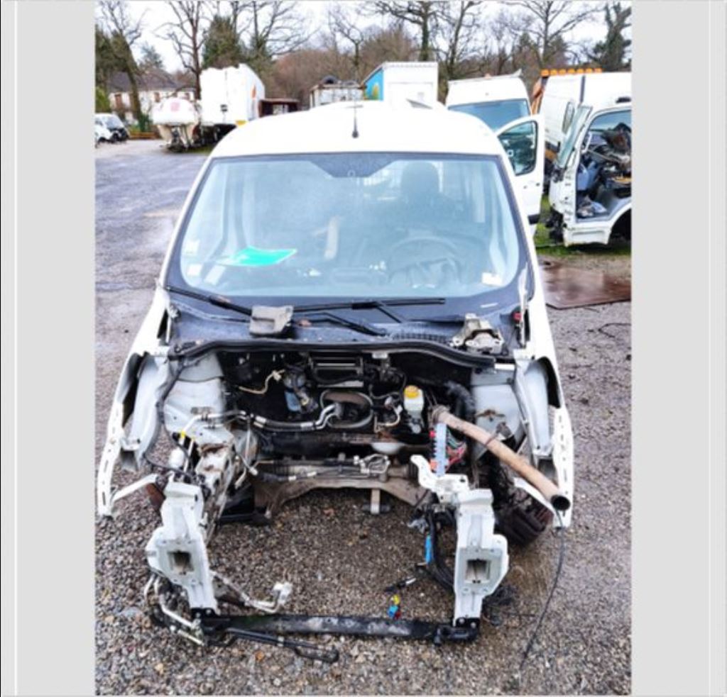 piece_FIAT FIORINO  PARE CHOC ARRIERE 735662616