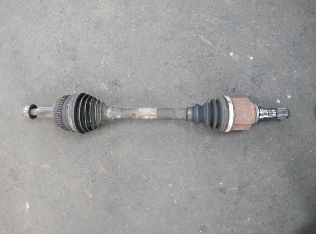 piece_RENAULT MASTER 2.5 DCI - 16V TURBO CARDAN AVANT GAUCHE 8201187929