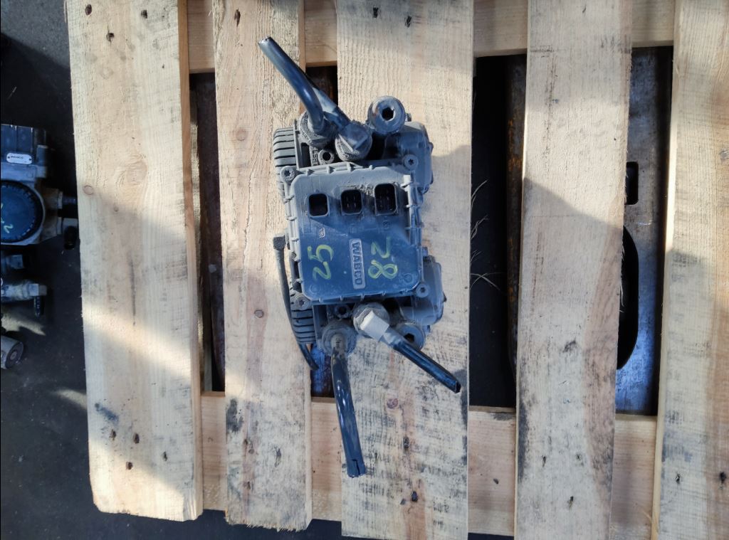 piece_DAF XF460 FT VALVE RELAIS 1808338