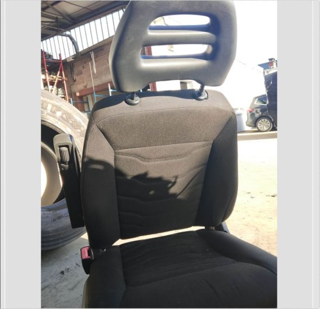 piece_IVECO 35S11  SIEGE AVANT GAUCHE 5802051543