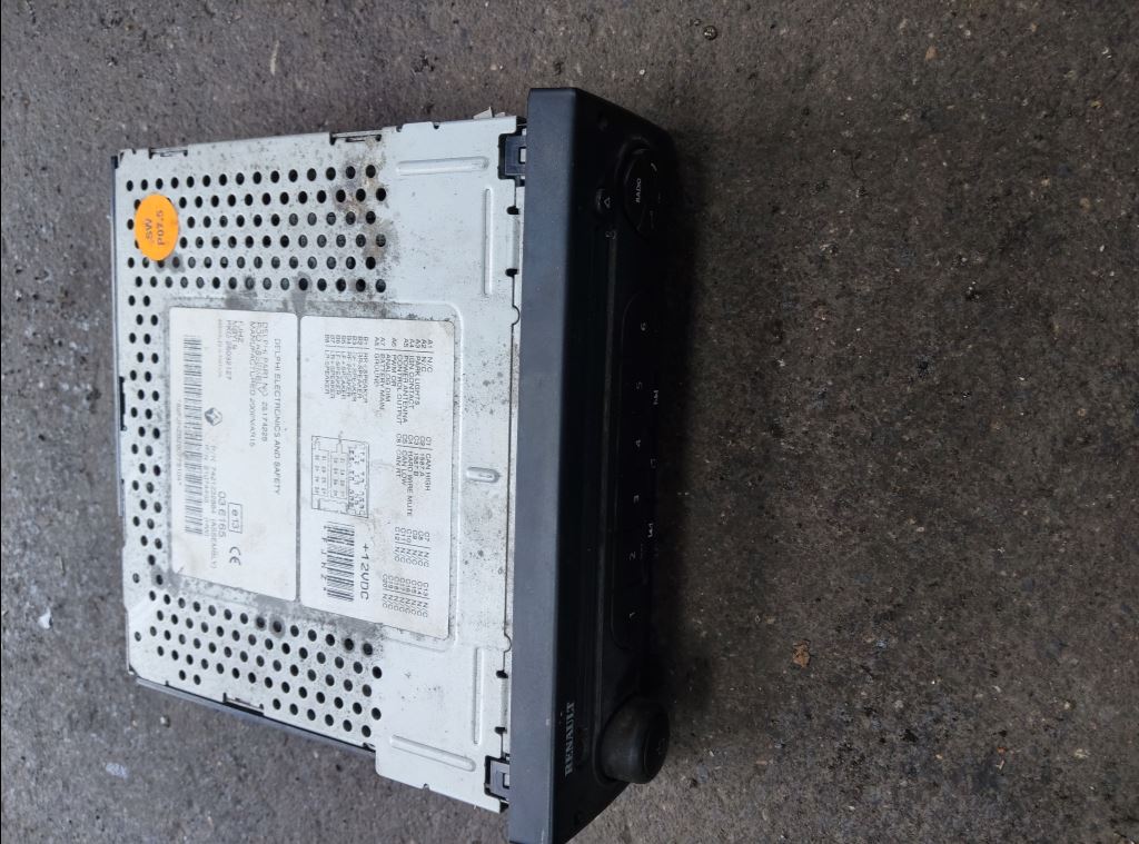 piece_RENAULT MIDLUM  AUTORADIO 7421819272