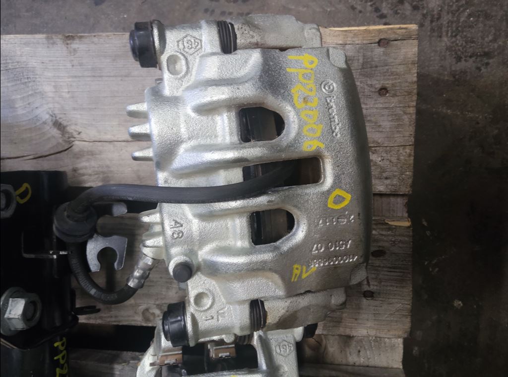 piece_RENAULT MASTER 4 ETRIER DE FREIN AVANT DROIT 410013165R